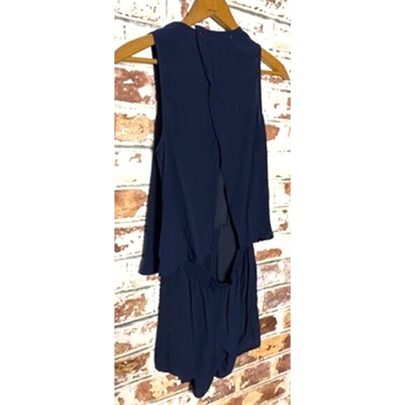 Madewell Overlay Sleeveless V-Neck Open Back Flowing Romper with Pockets - Picture 13 of 14